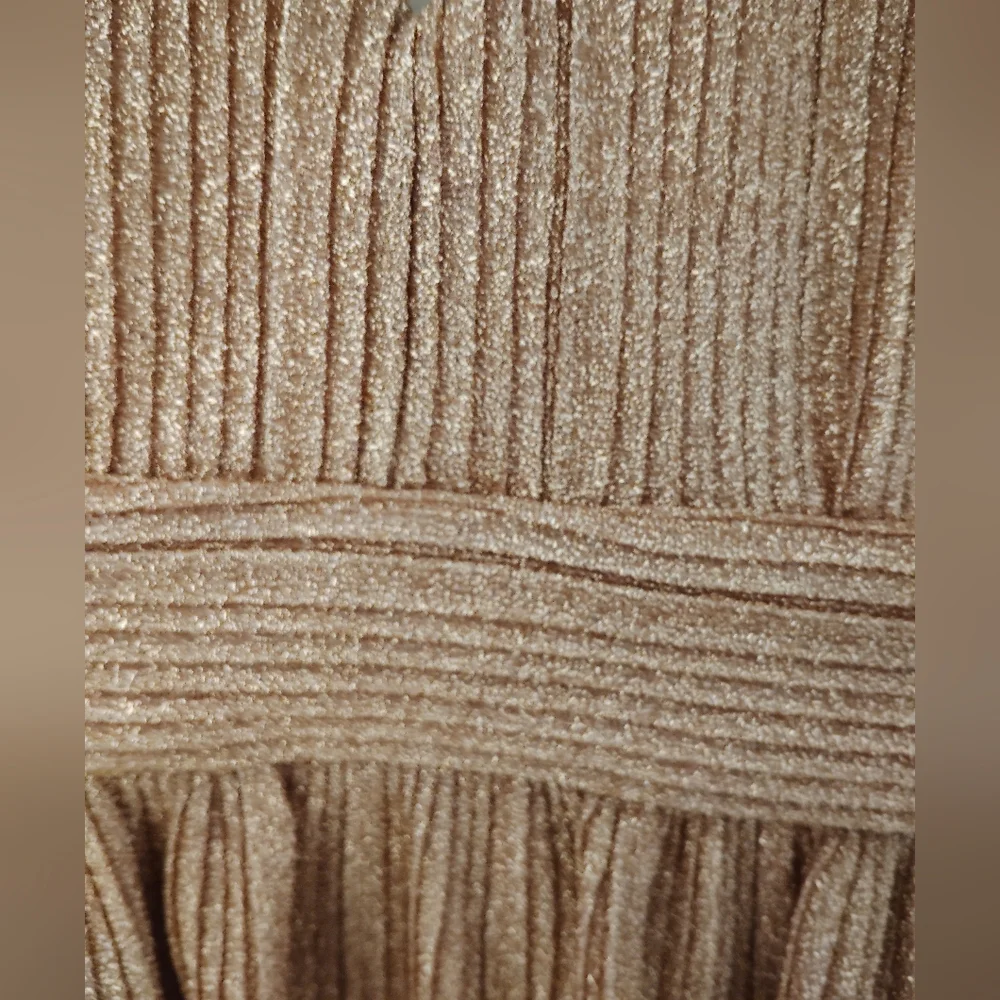 🦋Trixxi Gold Shimmer Backless Dress - Picture 5 of 8